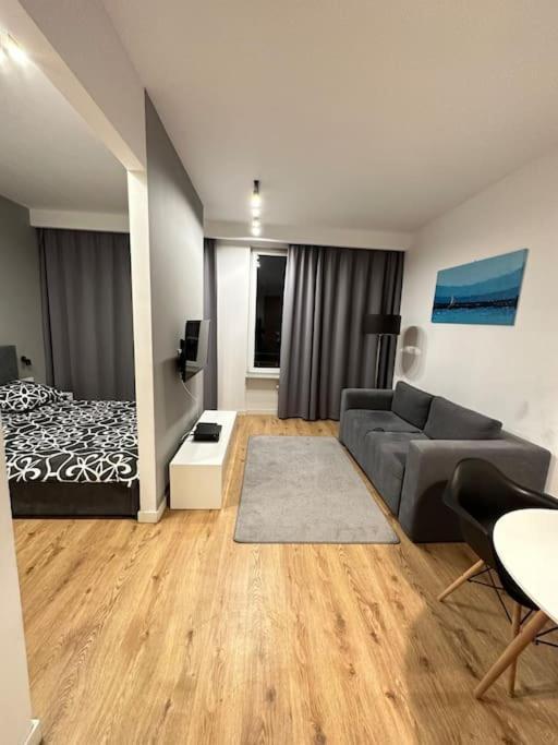 Ferienwohnung Lubmarex 1 Slawinska 501 Warschau Exterior foto
